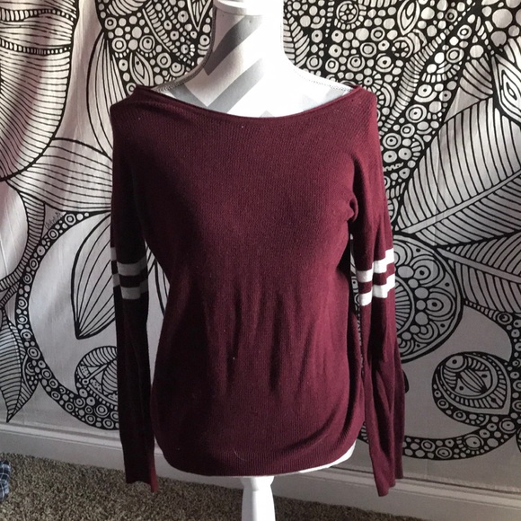 American Eagle Outfitters Sweaters - American eagle maroon, soft sweater.